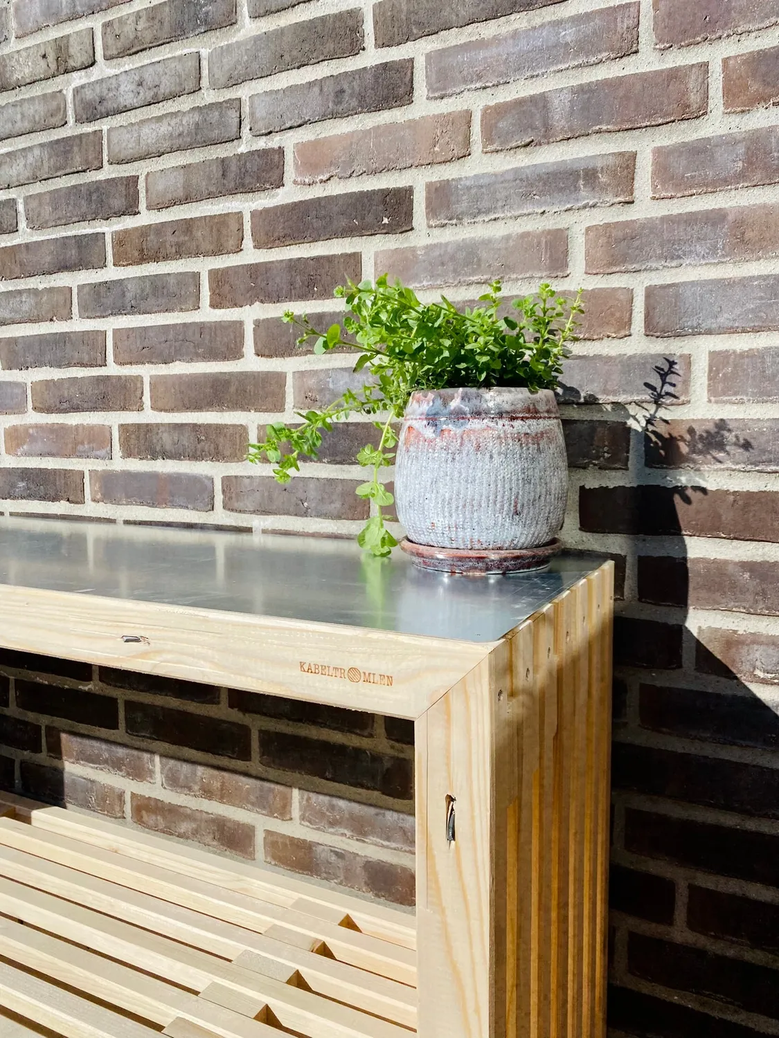 Kabeltromlen Arbejdsbord brede traller 120 cm med topplade