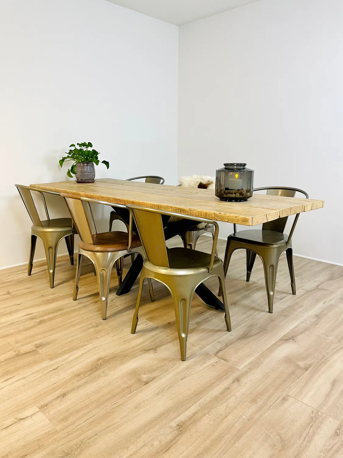 Kabeltromlen Star Base 180 cm plankebord lakeret