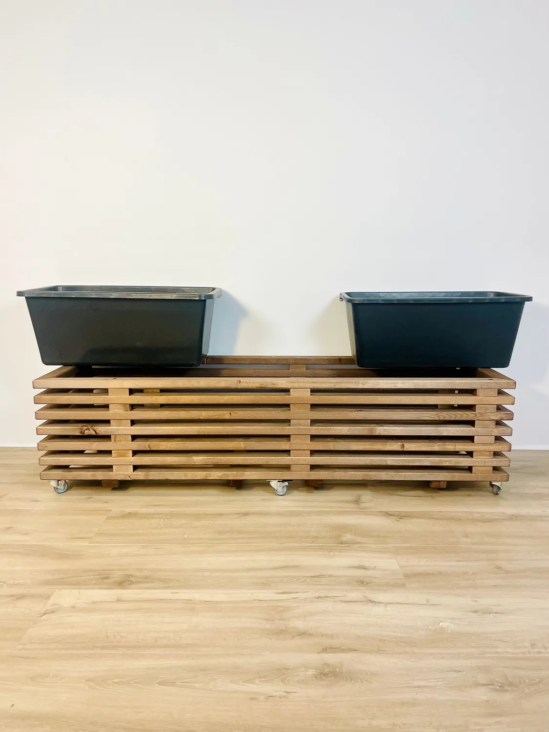 Kabeltromlen Plantekasse brunbejdset 43 cm 95 cm med hjul