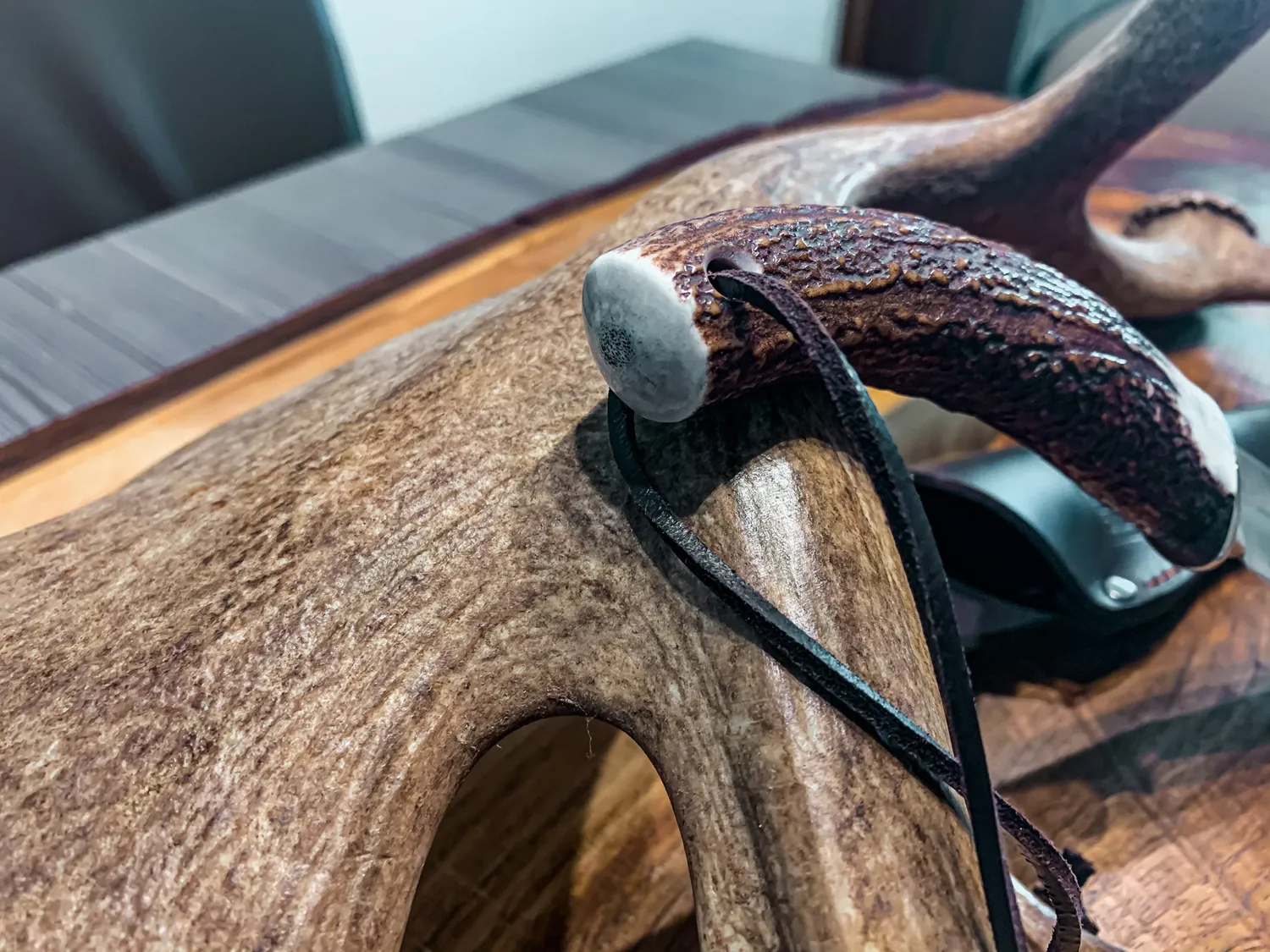 Oh My Deer Jagdmesser jagtkniv med hornskæfte horn