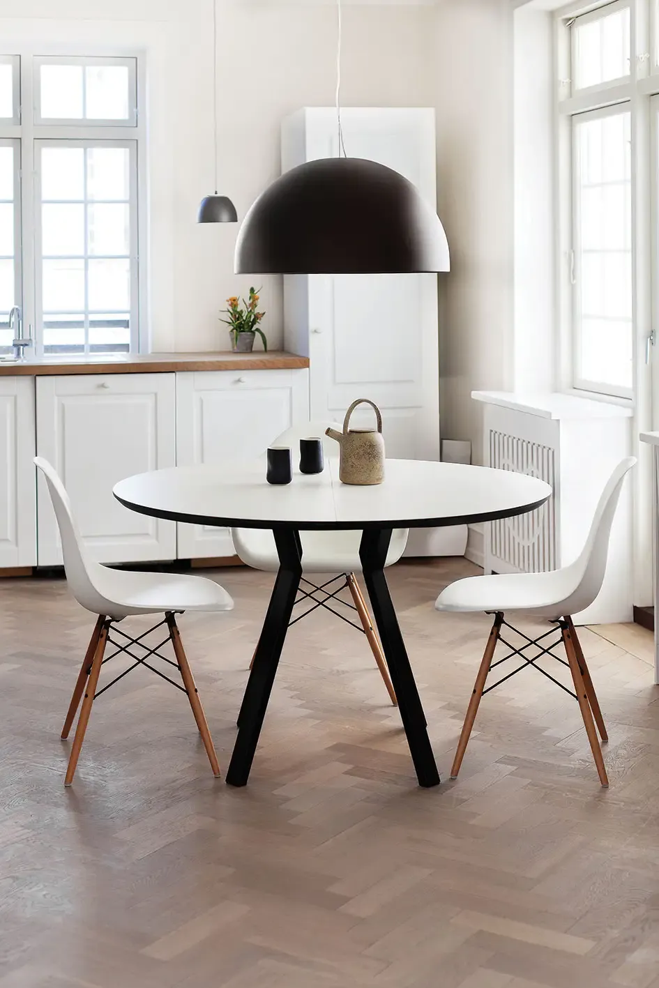 Bønnebord Circle Ø120 spisebord sort kant laminat