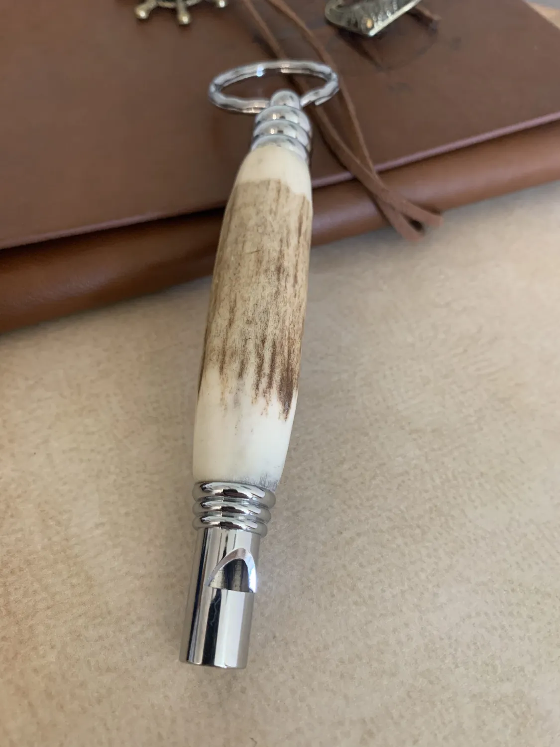 Oh My Deer Horn nøglering i ægte horn