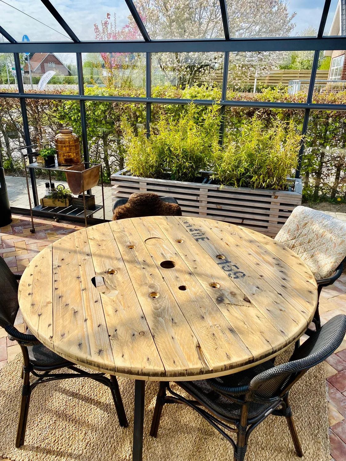 Kabeltromlen Havebord havebord Ø120-125 sort stålstel olie