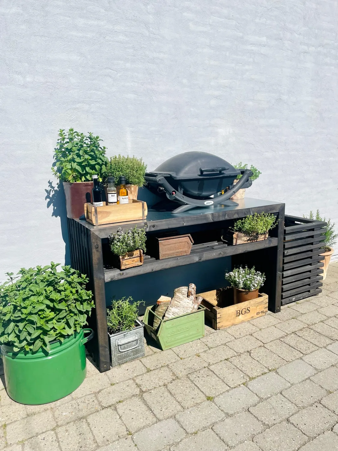 Kabeltromlen Grillbord traller 120 cm sort med topplade