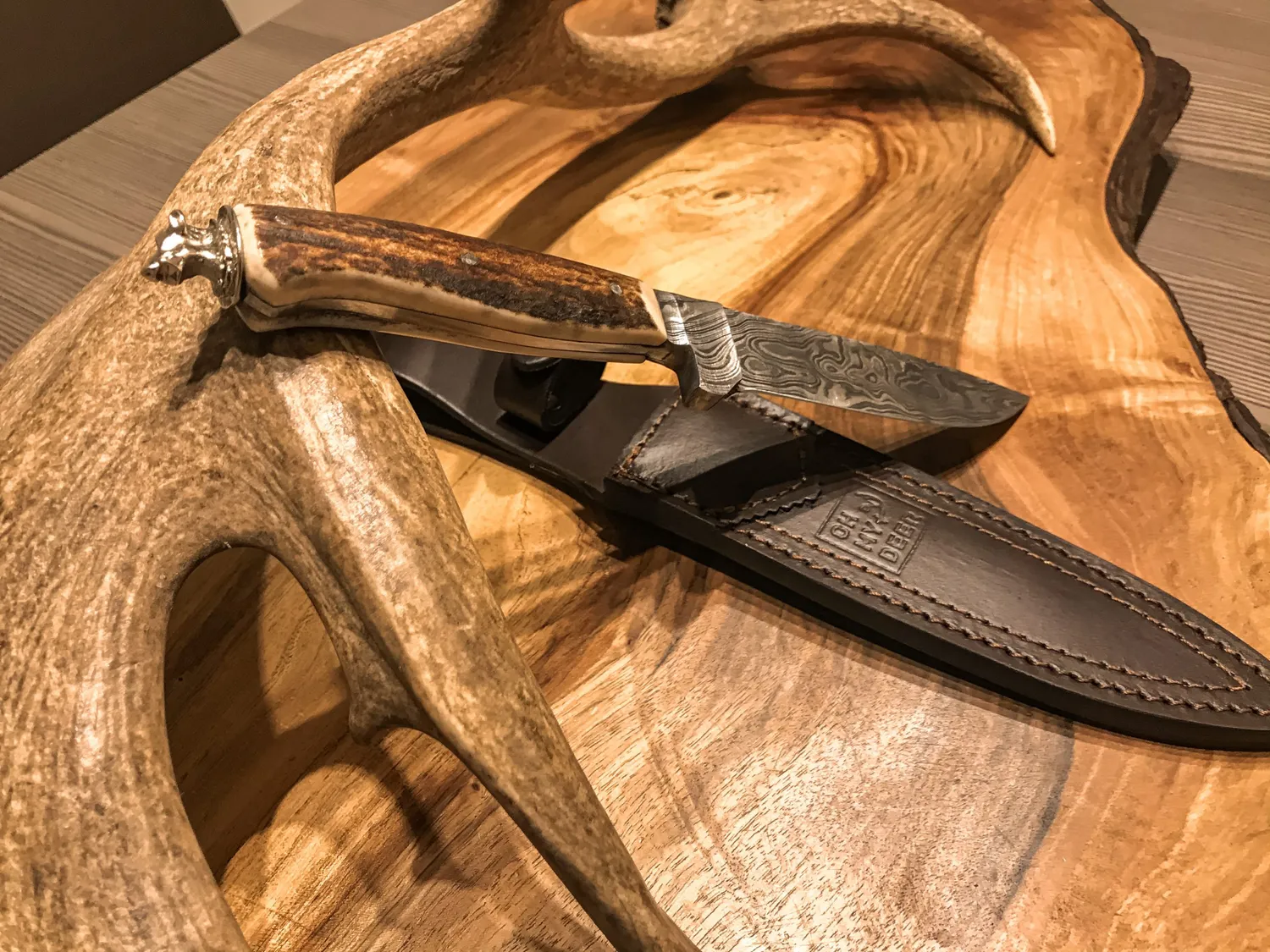 Oh My Deer Damaststahl kniv jagtkniv mønstret